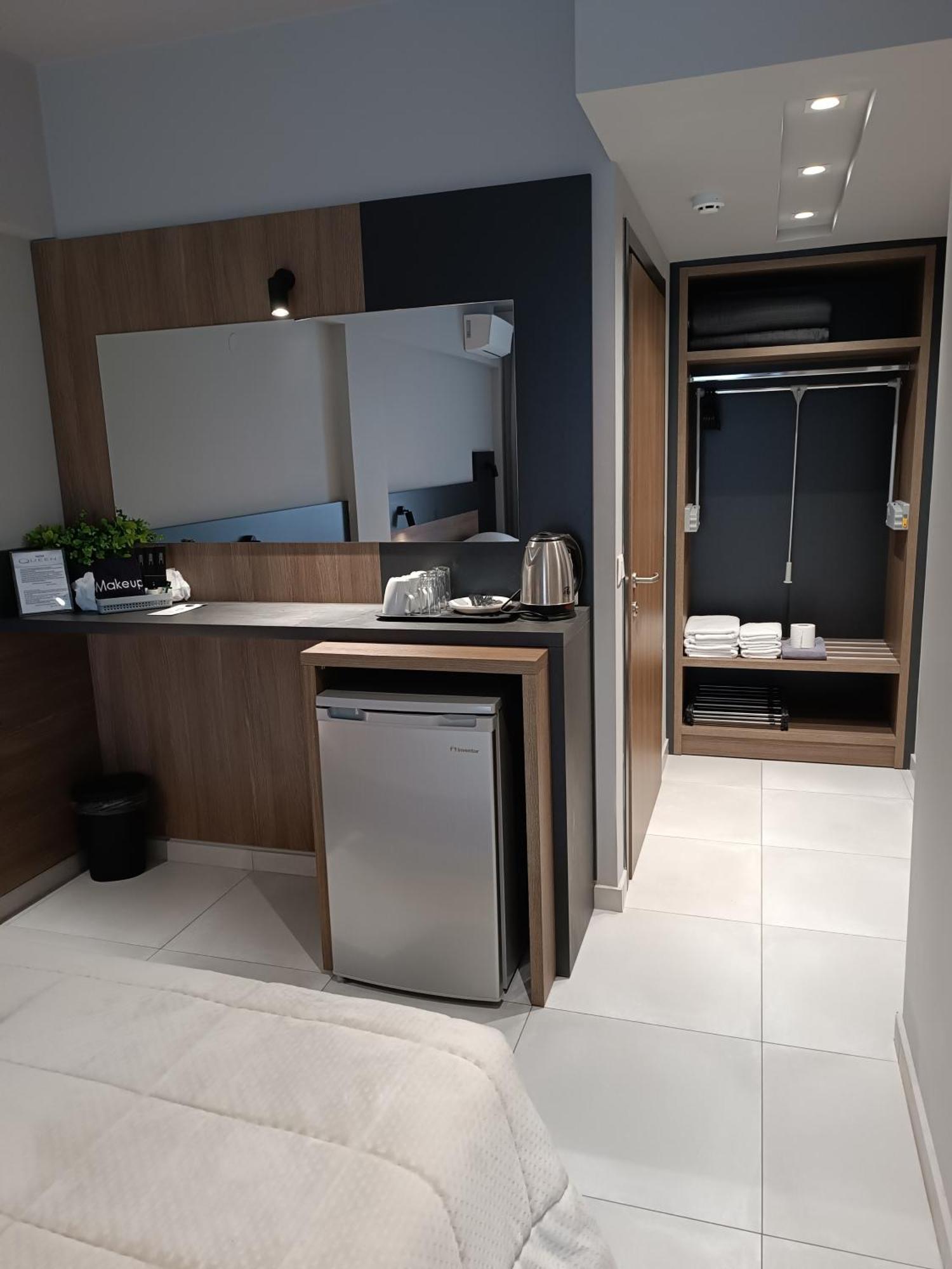 Elizabeth Queen Luxury Rooms Paralia Katerinis Exterior photo