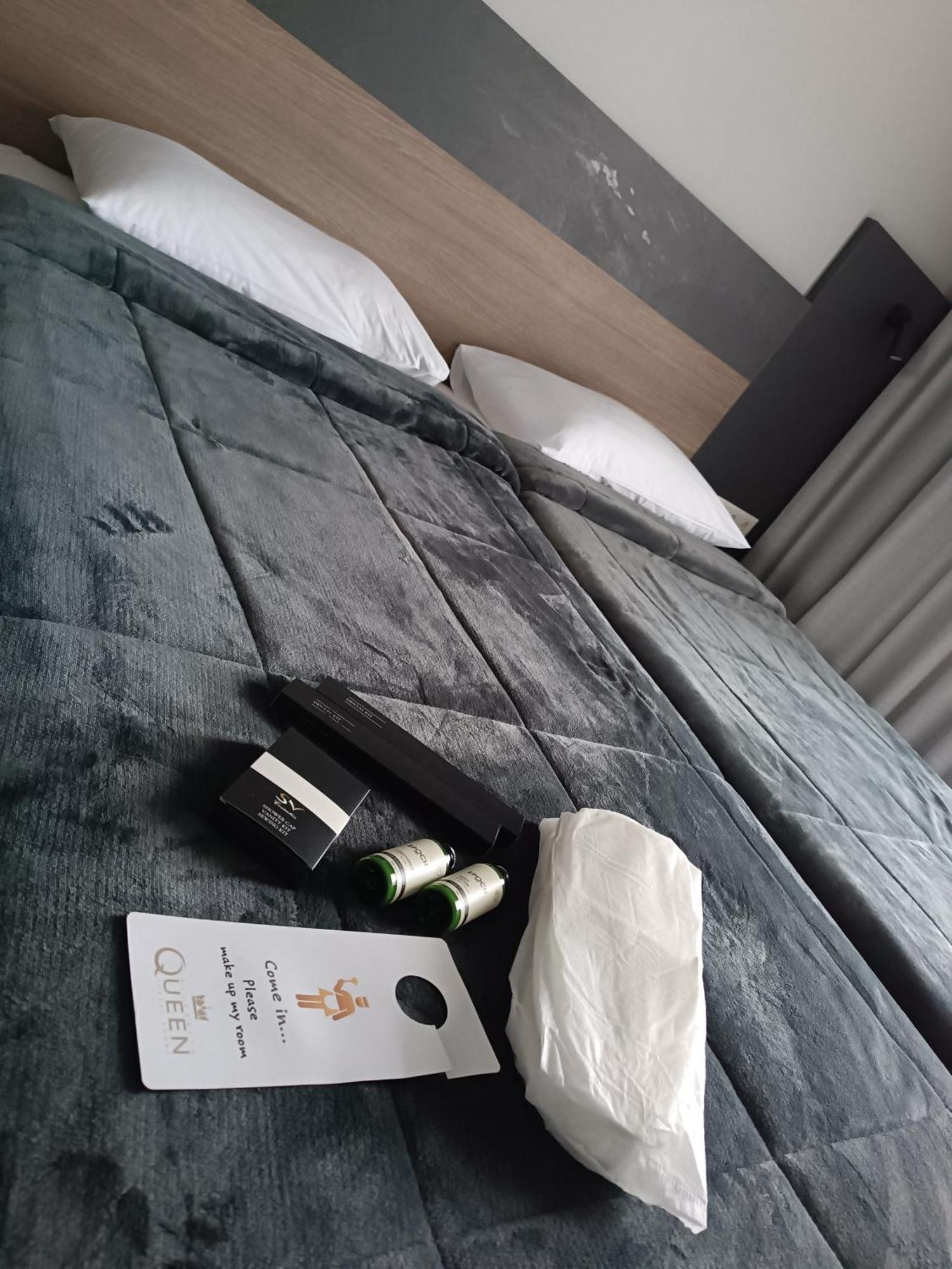 Elizabeth Queen Luxury Rooms Paralia Katerinis Exterior photo