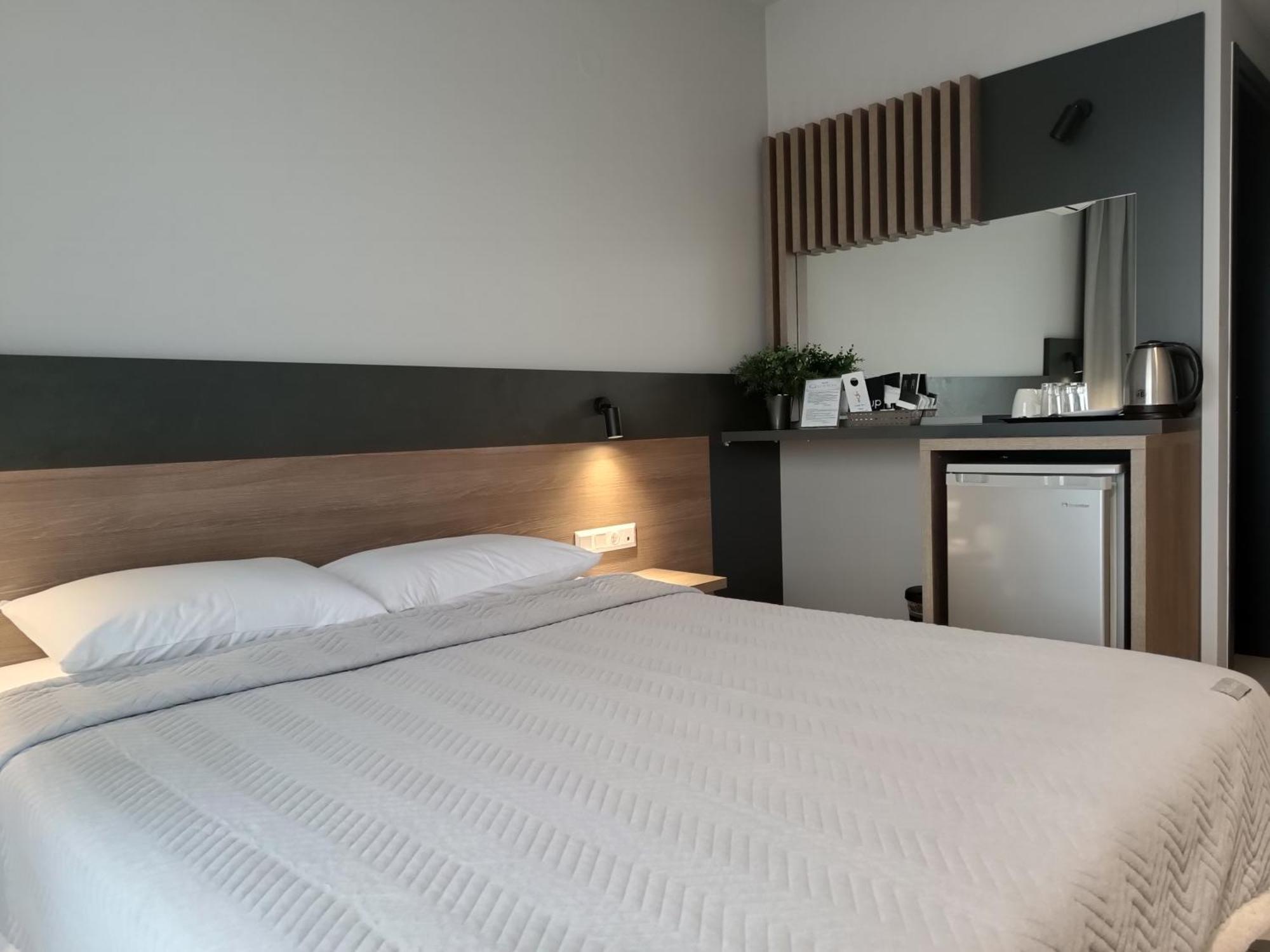 Elizabeth Queen Luxury Rooms Paralia Katerinis Exterior photo