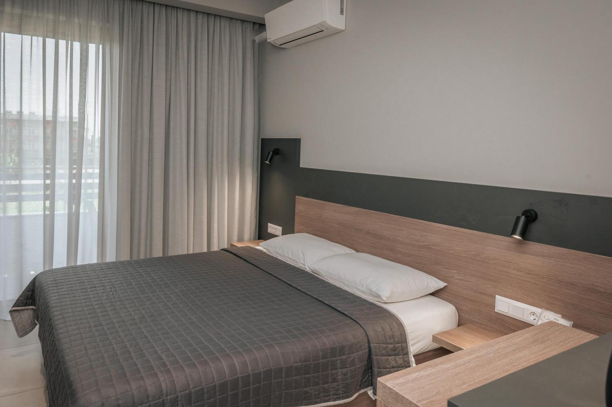 Elizabeth Queen Luxury Rooms Paralia Katerinis Exterior photo