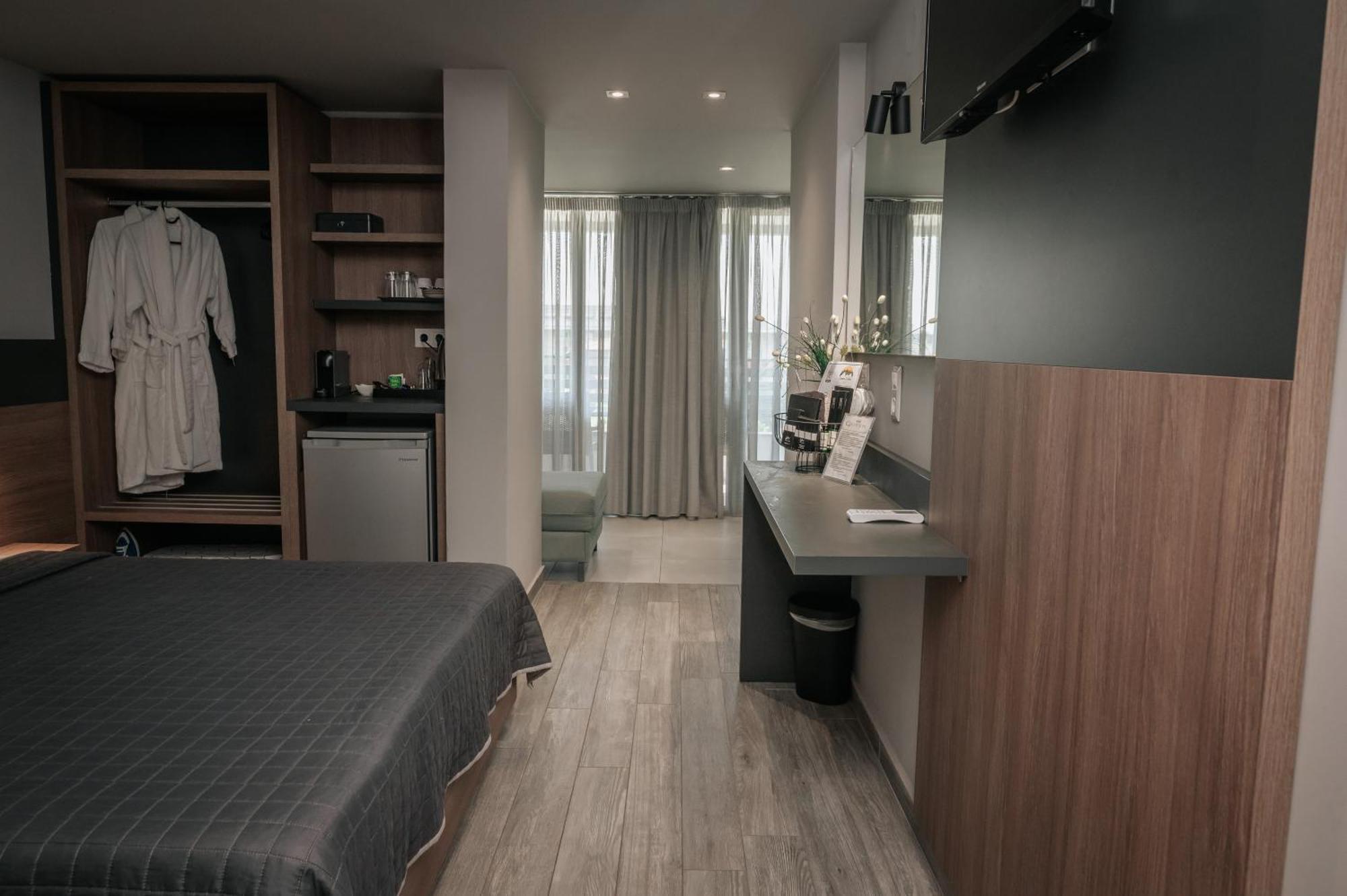 Elizabeth Queen Luxury Rooms Paralia Katerinis Exterior photo