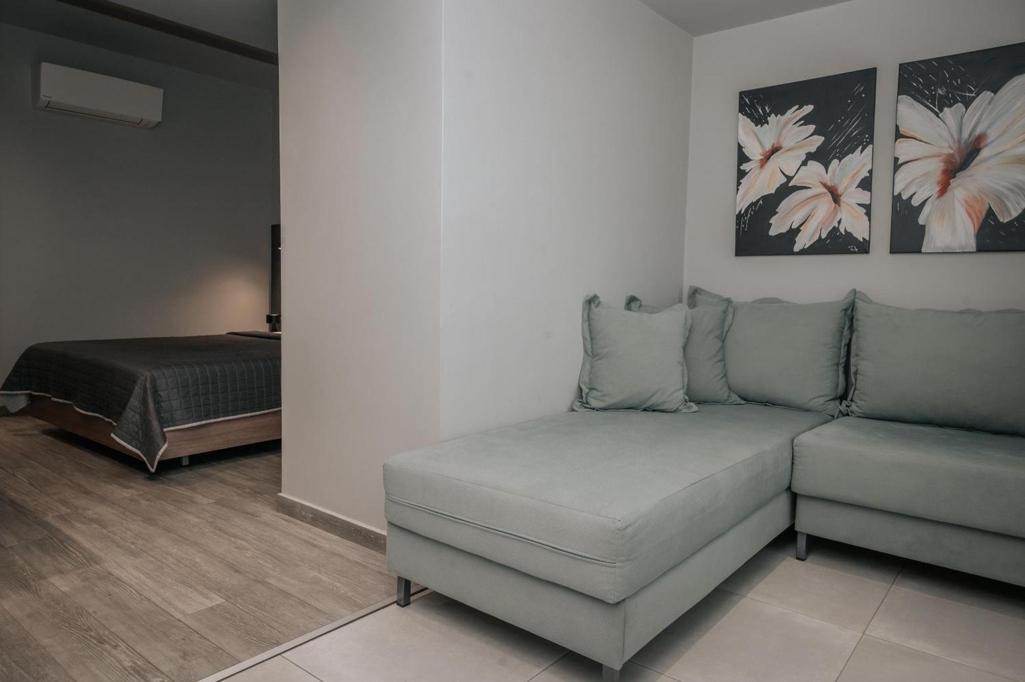 Elizabeth Queen Luxury Rooms Paralia Katerinis Exterior photo