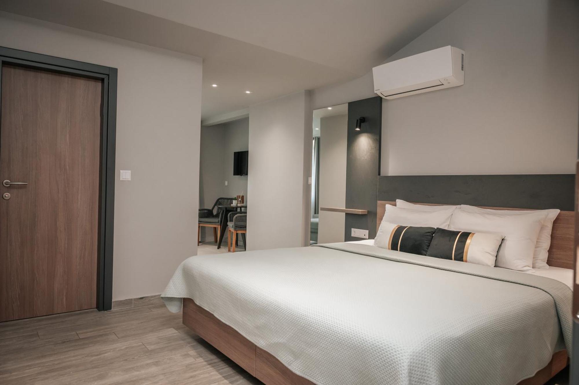 Elizabeth Queen Luxury Rooms Paralia Katerinis Exterior photo