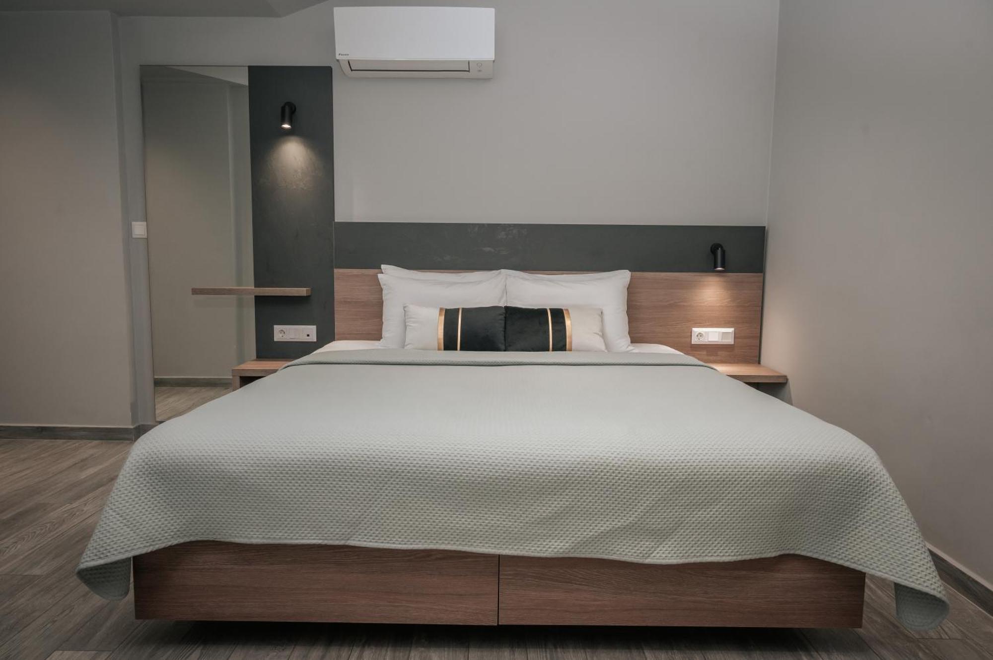 Elizabeth Queen Luxury Rooms Paralia Katerinis Exterior photo