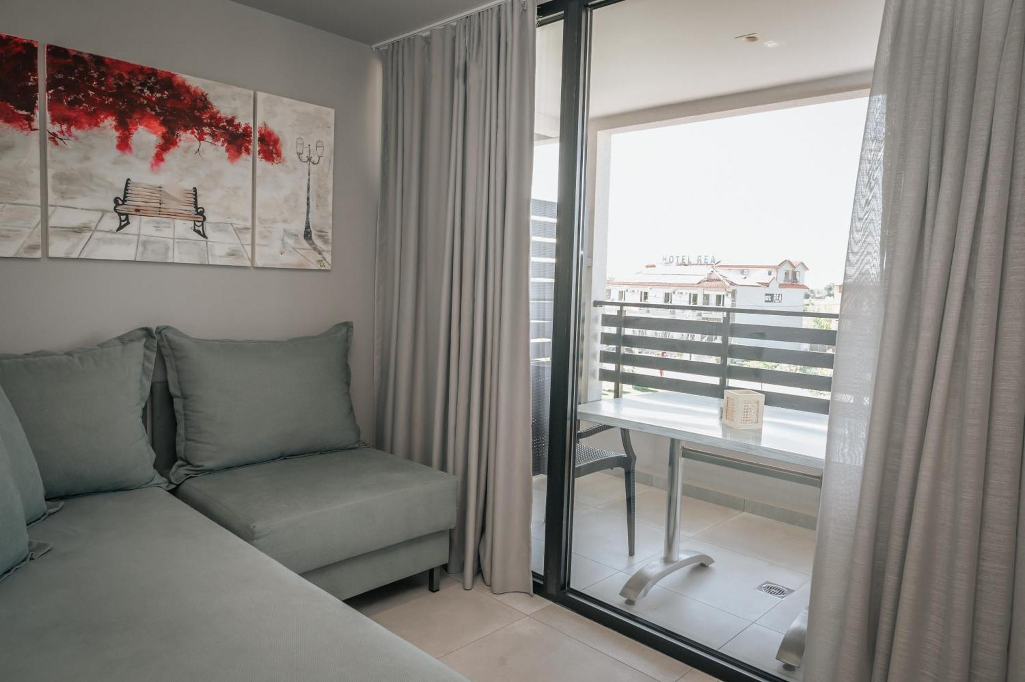 Elizabeth Queen Luxury Rooms Paralia Katerinis Exterior photo