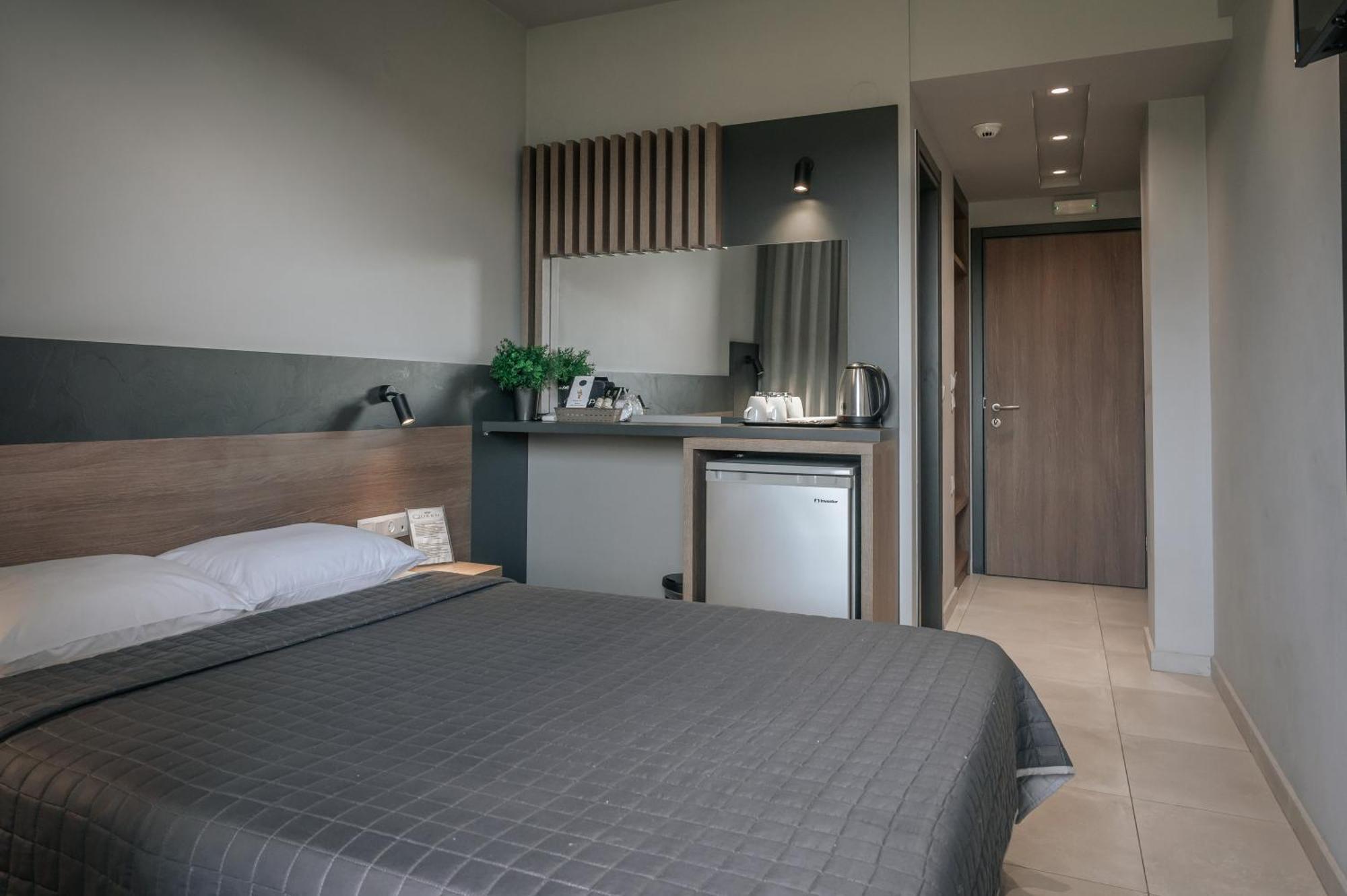 Elizabeth Queen Luxury Rooms Paralia Katerinis Exterior photo