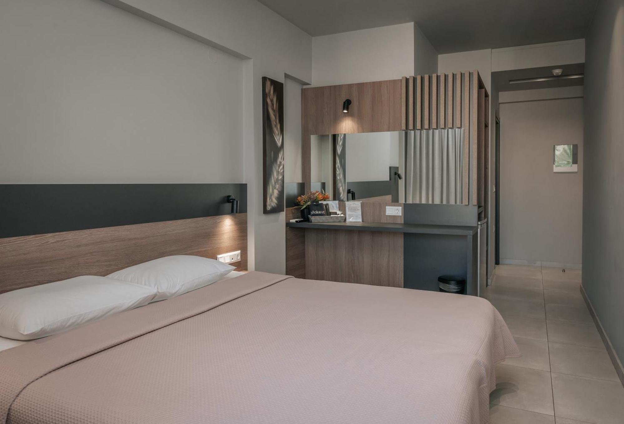 Elizabeth Queen Luxury Rooms Paralia Katerinis Exterior photo