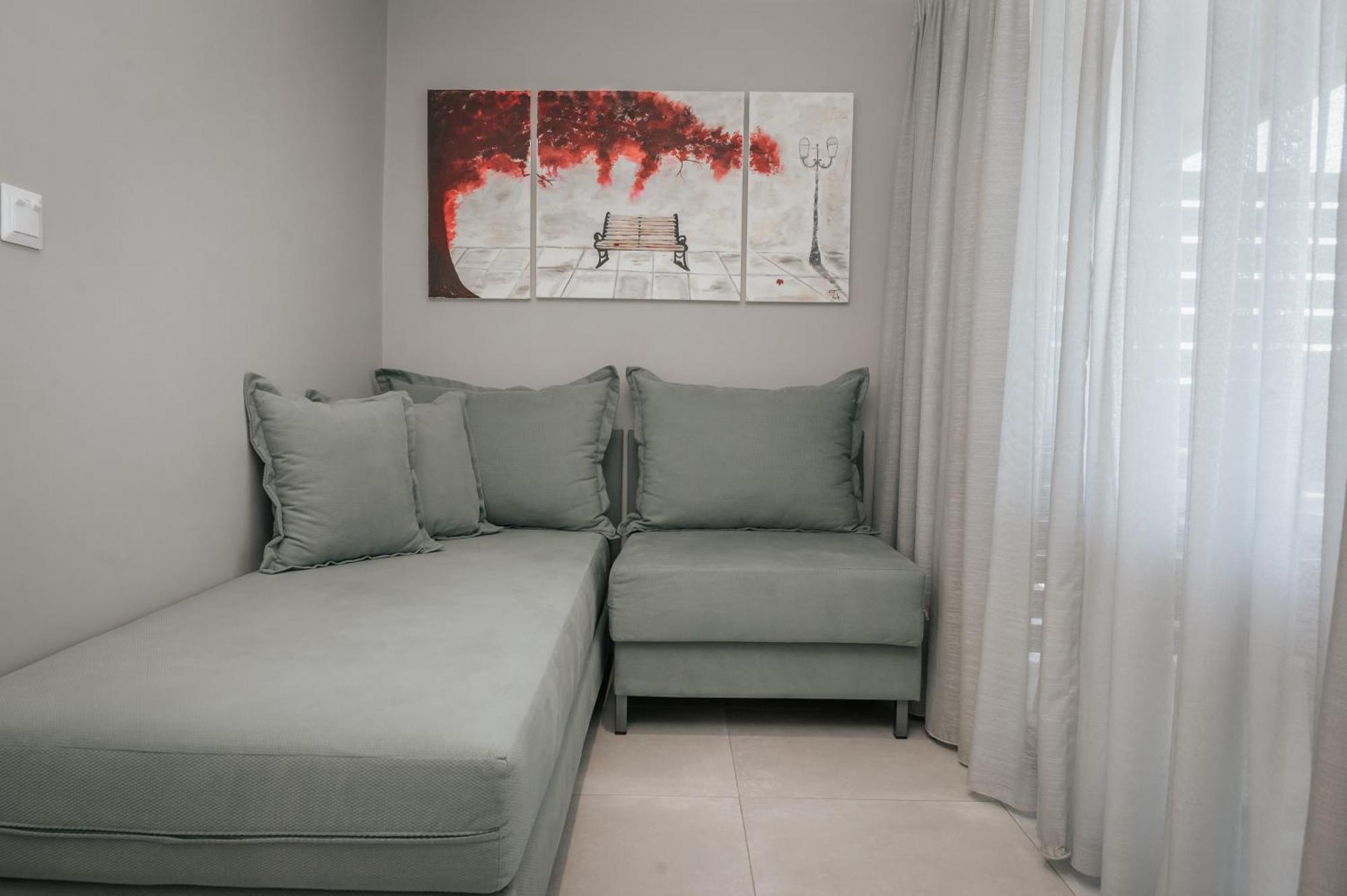 Elizabeth Queen Luxury Rooms Paralia Katerinis Exterior photo