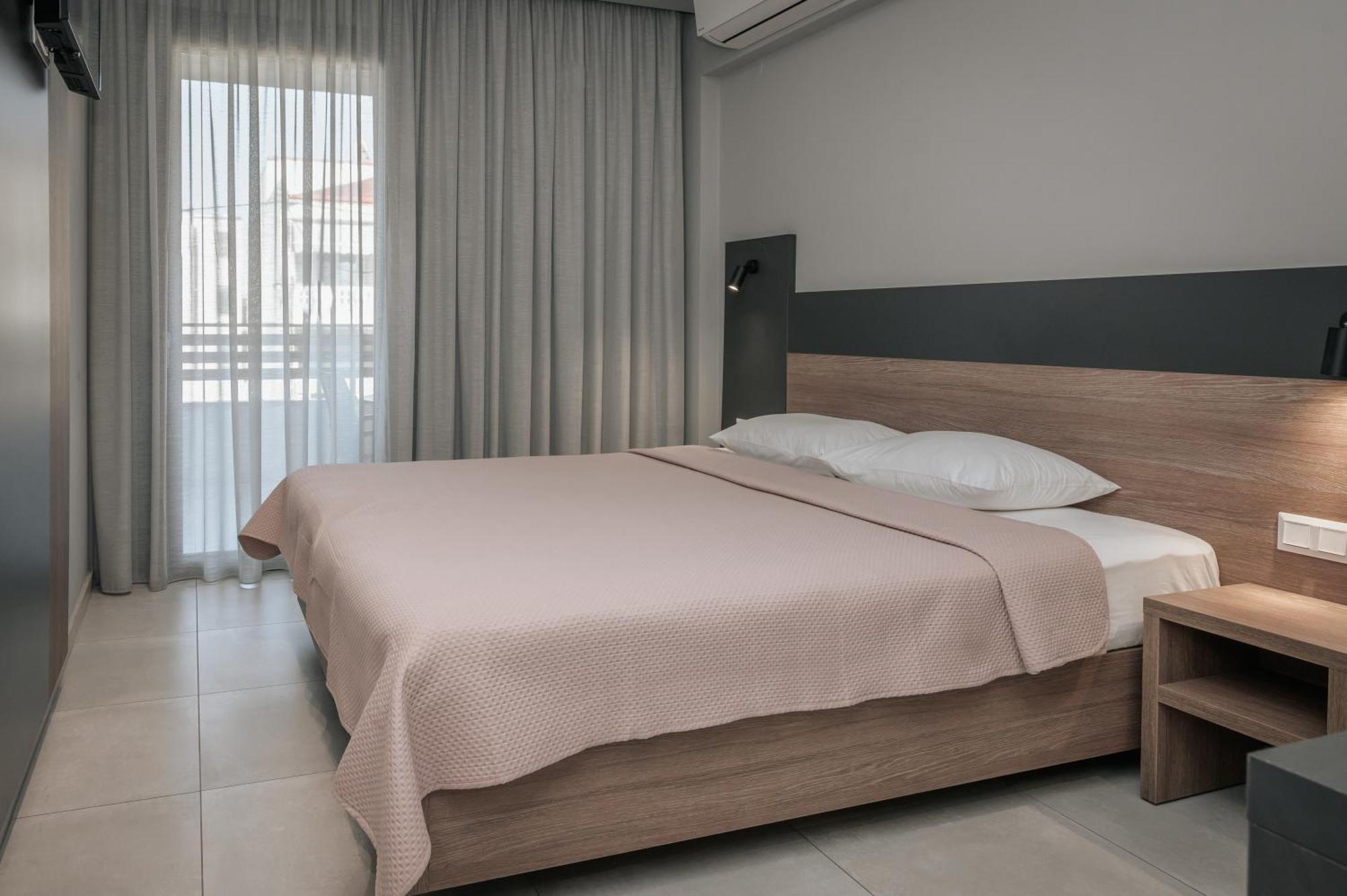 Elizabeth Queen Luxury Rooms Paralia Katerinis Exterior photo