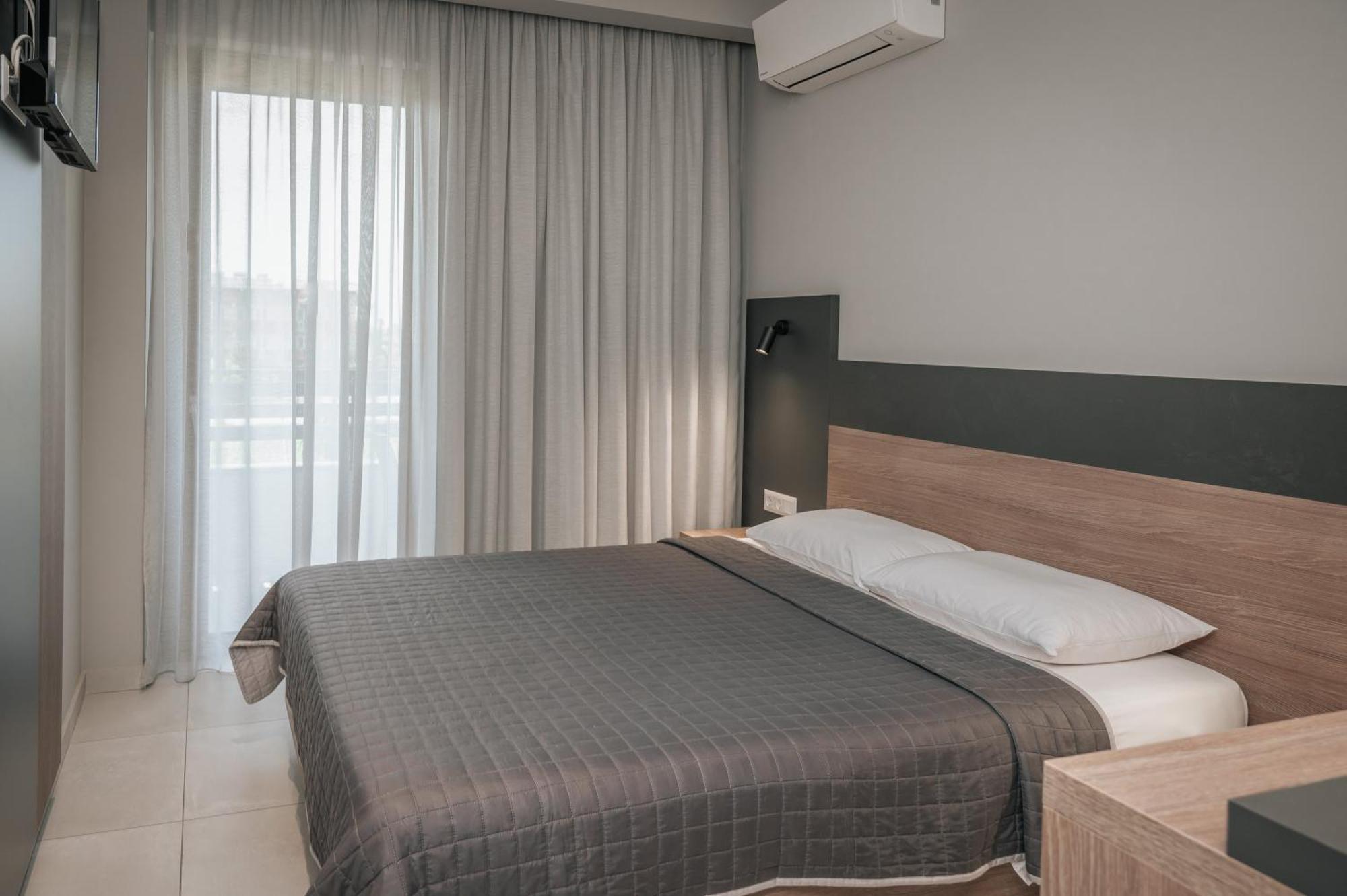 Elizabeth Queen Luxury Rooms Paralia Katerinis Exterior photo