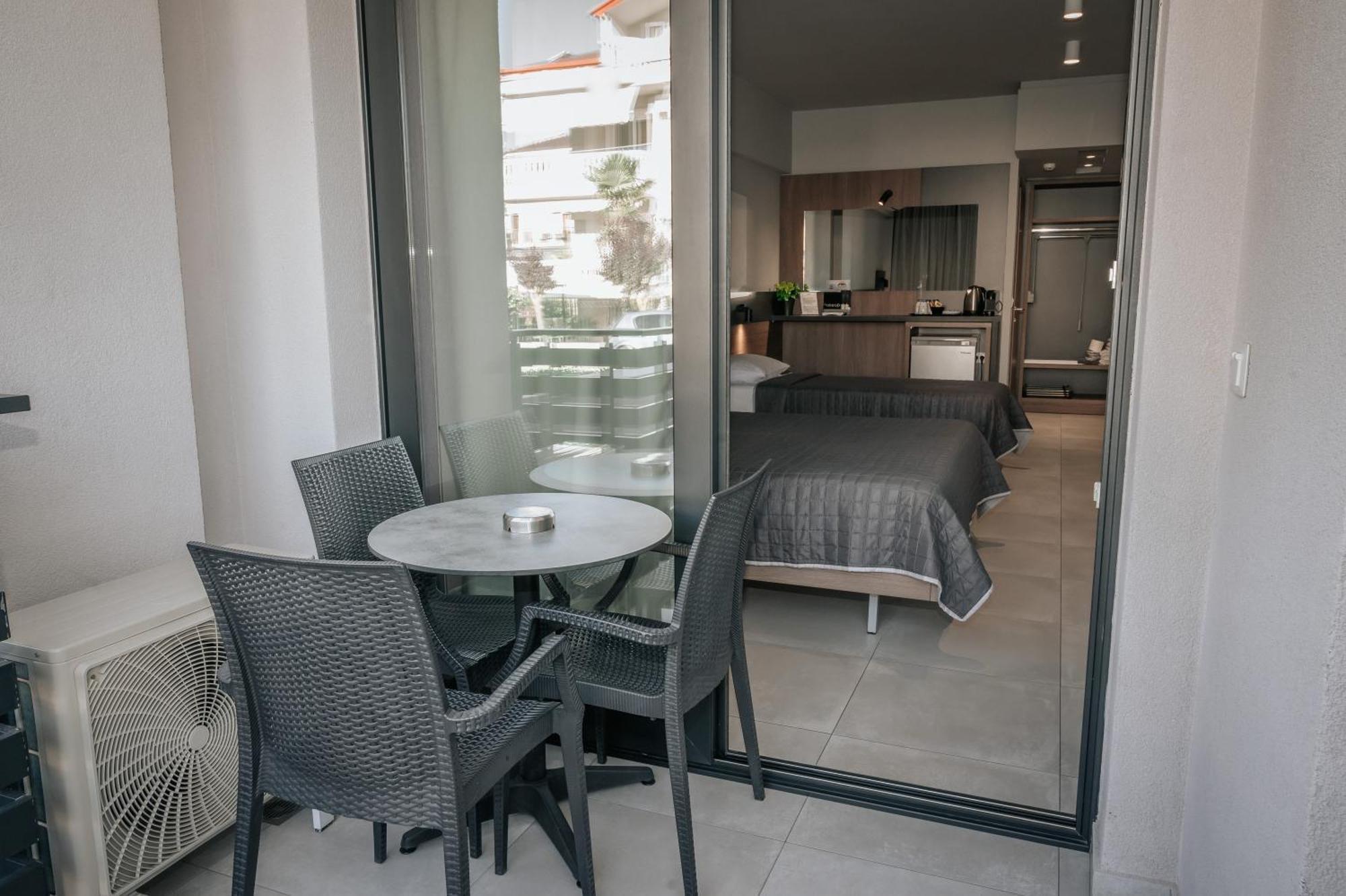 Elizabeth Queen Luxury Rooms Paralia Katerinis Exterior photo